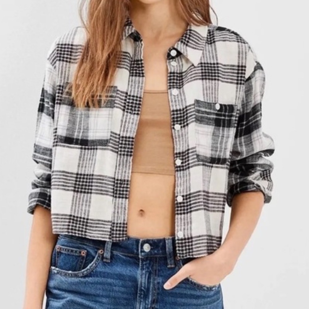 American Eagle Flannel Shirt XS Black White Plaid Cropped Button Down Cabincore